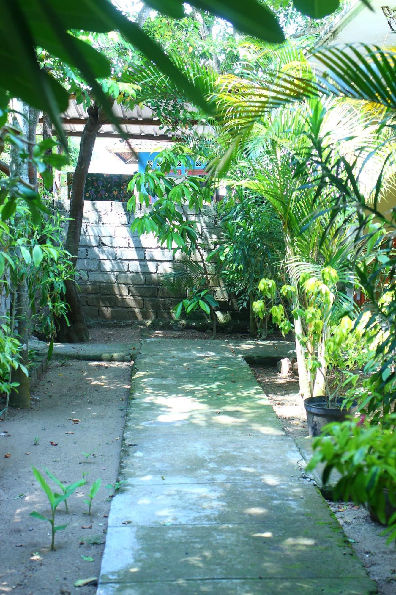 Three V Homestay Kuta  Dış mekan fotoğraf